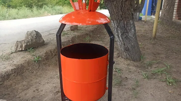 Мусорный бак со старого баллона из под фриона